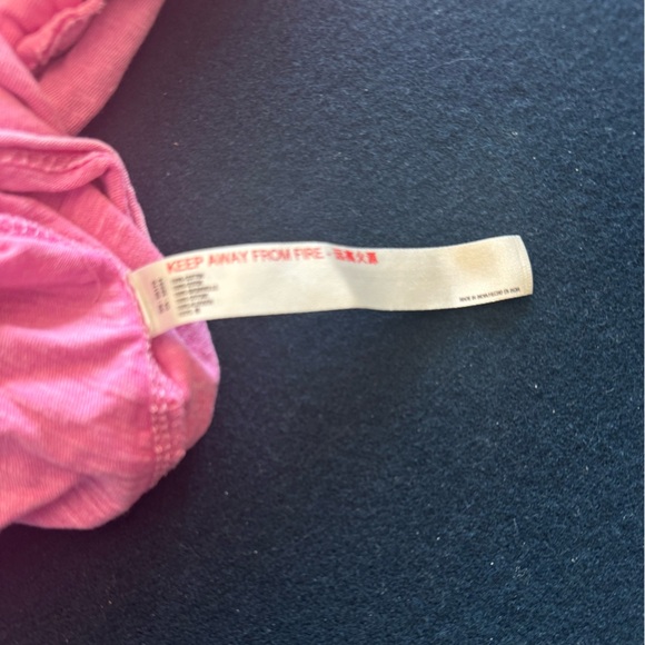 FUN FLATTERING & UNIQUE tee combo🖤🩷 zoom in for all the design details🩷🖤 - Picture 15 of 16